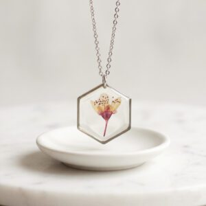 collar flor de ciruelo