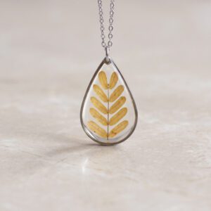 collar hojita de nandina (copia)